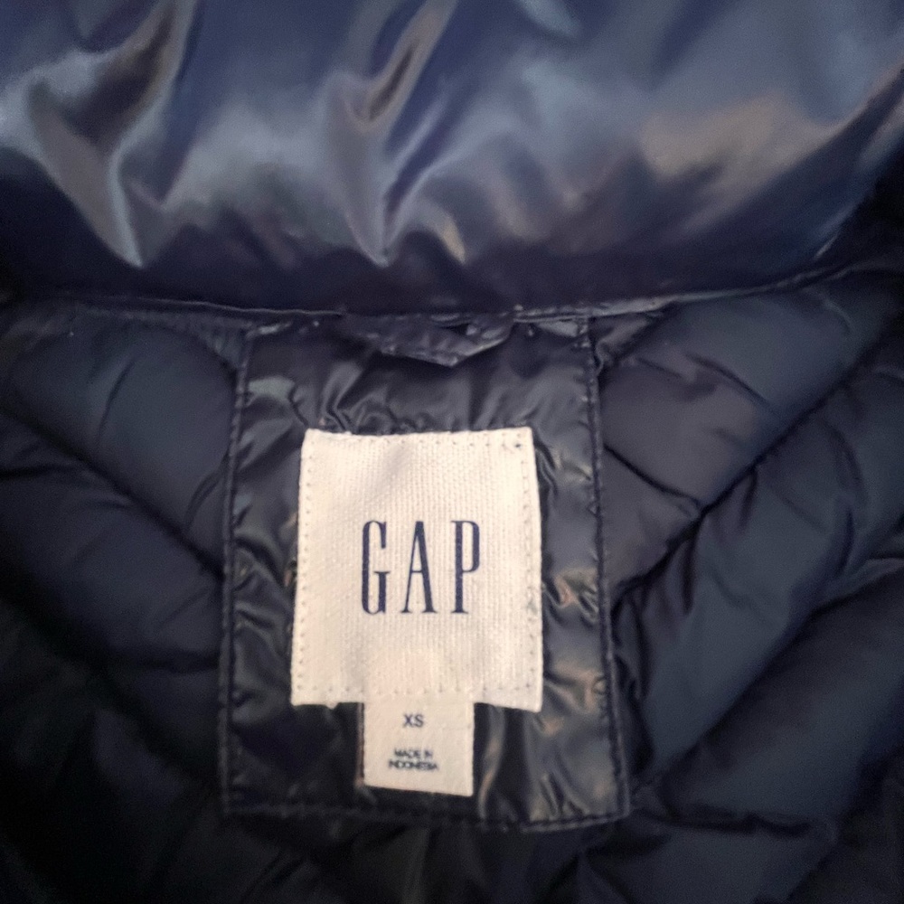 COPY - Navy Gap Puffer Vest Size XS